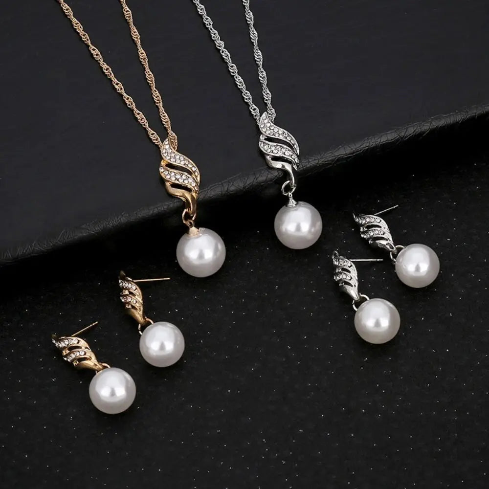Classic Pearl Jewelry Set