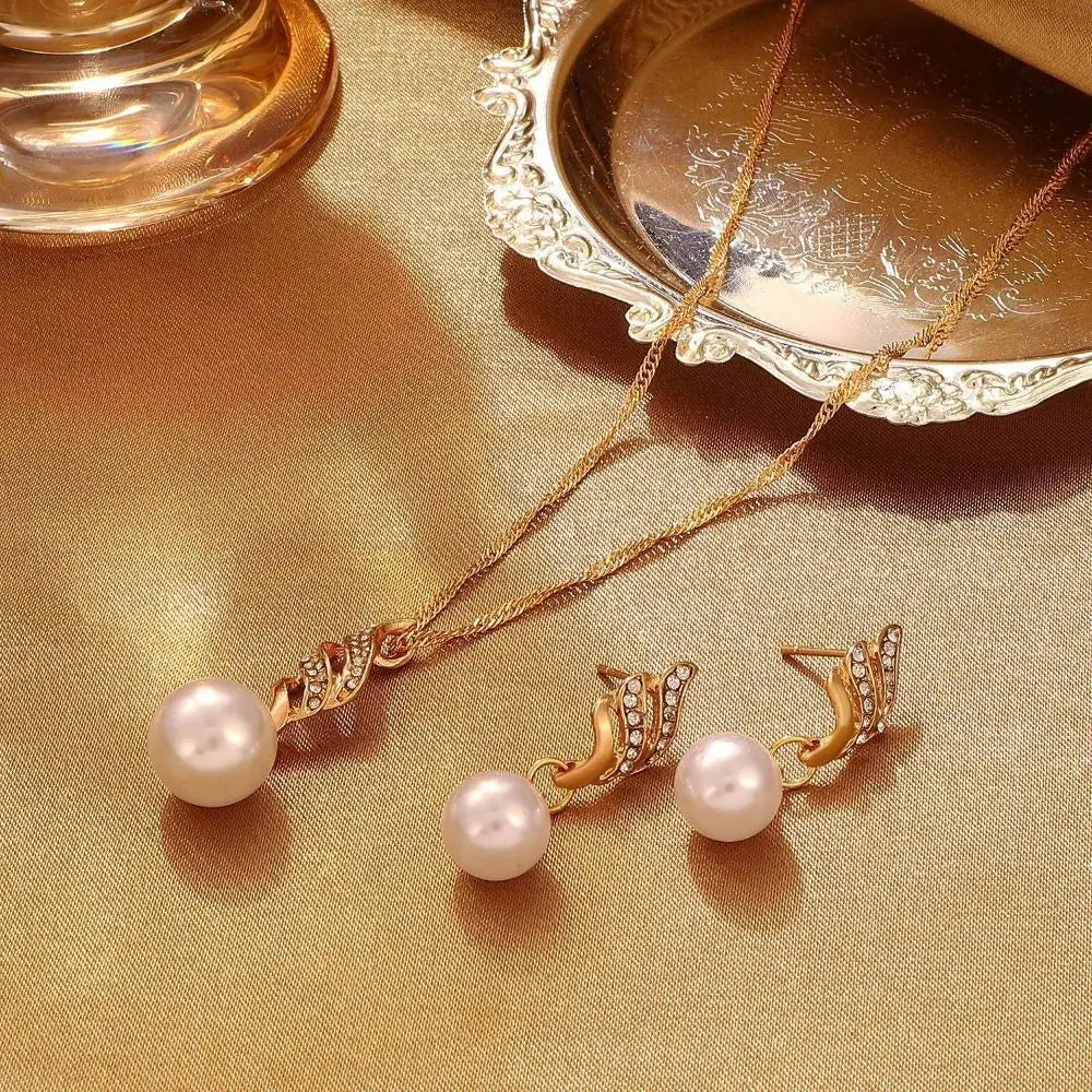 Classic Pearl Jewelry Set